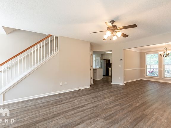 3rd image of 432 The Gables Dr
