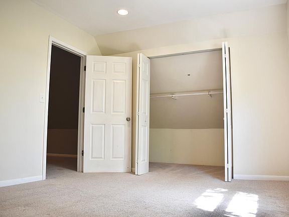 4th image of 2610 W Cortland St #3
