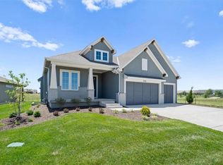 8154 Valley Rd, Lenexa, KS 66220