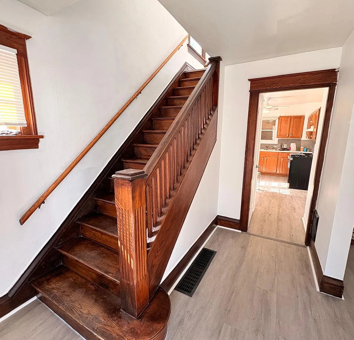3 bed, 1120 sqft, $1,800 — Photo 3