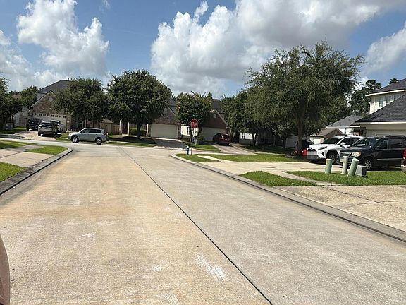 5th image of 16886 Accolade Way