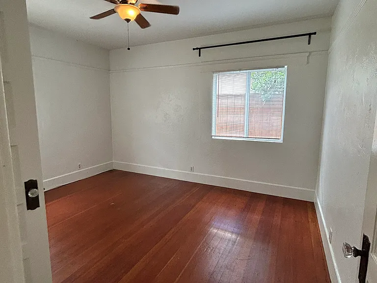 2220 Rosecrans St — Photo 12