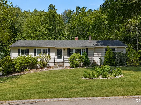 7 Winthrop Drive, Shelton, CT 06484