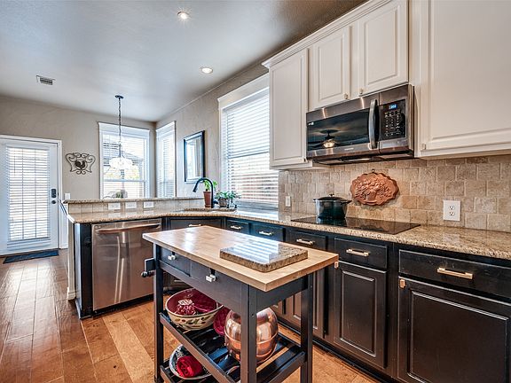 3rd image of 5904 Berkshire Rd