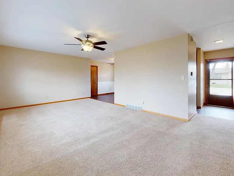 2409 Jackson St — Photo 6