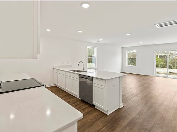 5th image of 2420 B Brookville Dr #2