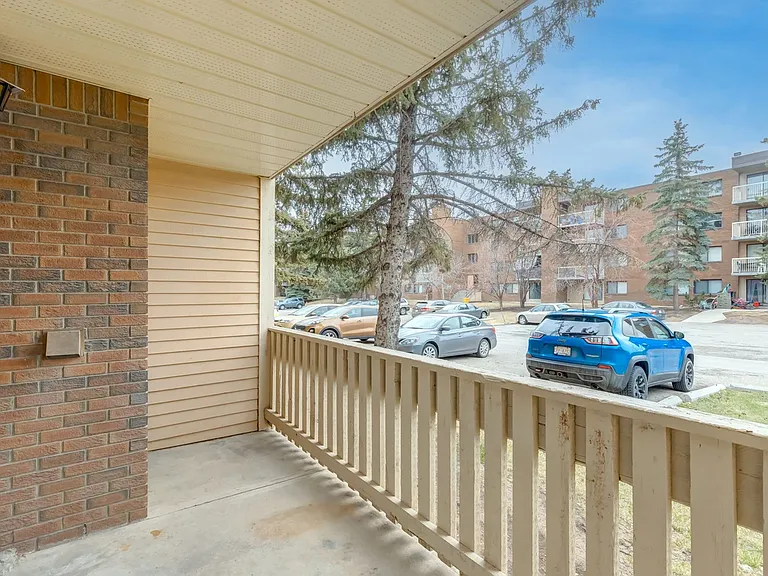 1825 Woodview Dr SW — Photo 20