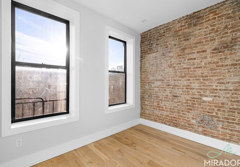 1st image of 221 E 10th St APT 9