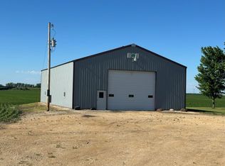3271 245th St, De Witt, IA 52742