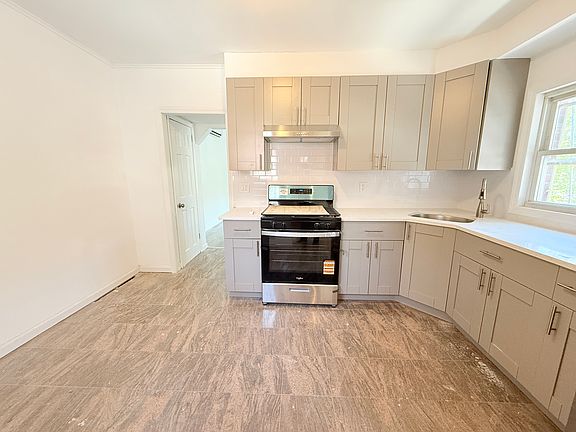 3rd image of 241 Highlawn Ave #1A