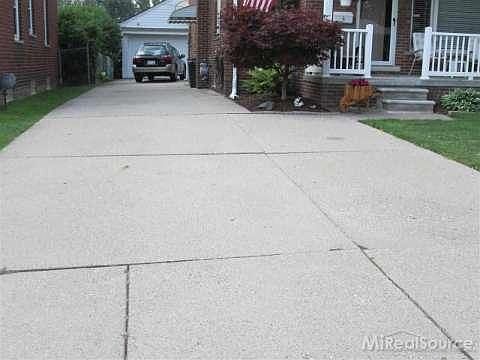 5th image of 22122 Englehardt St