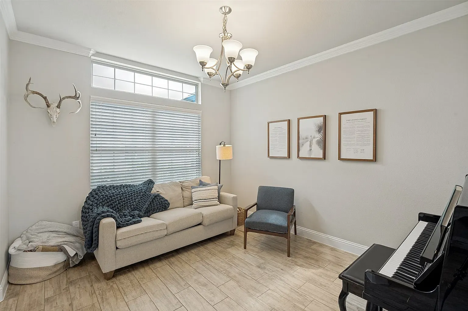 4 bed, 2225 sqft, $2,425 — Photo 3