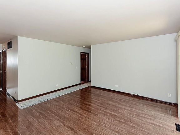 5th image of 274 Northbury Ct Unit A1