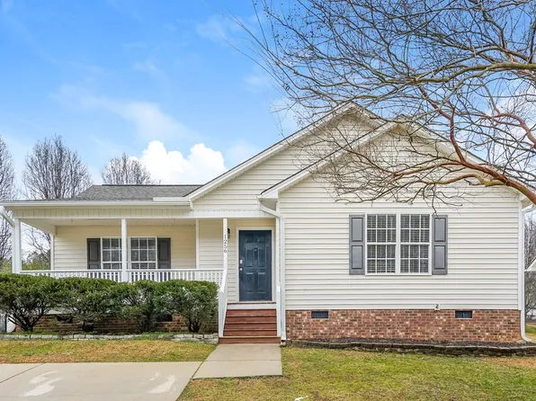 1256 Grovewood Dr, Clayton, NC 27520