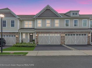 27 Lawley Dr, Lincroft, NJ 07738