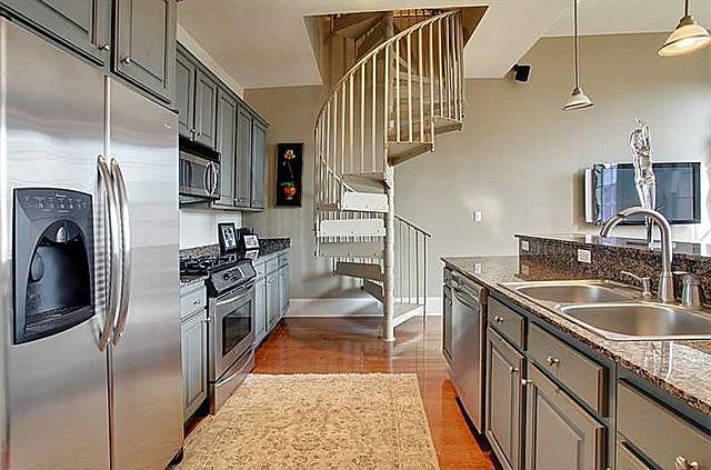 1st image of 917 Toulouse St APT 9