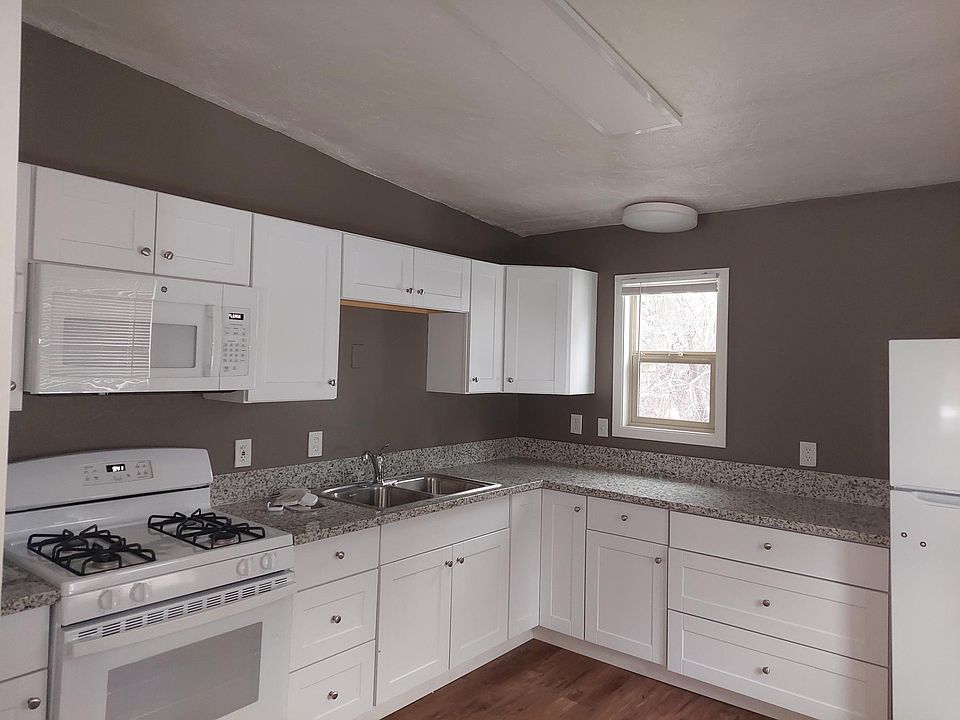 1st image of 969 Brockway Ave #15