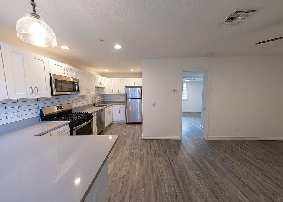 6725 E Earll Dr #7