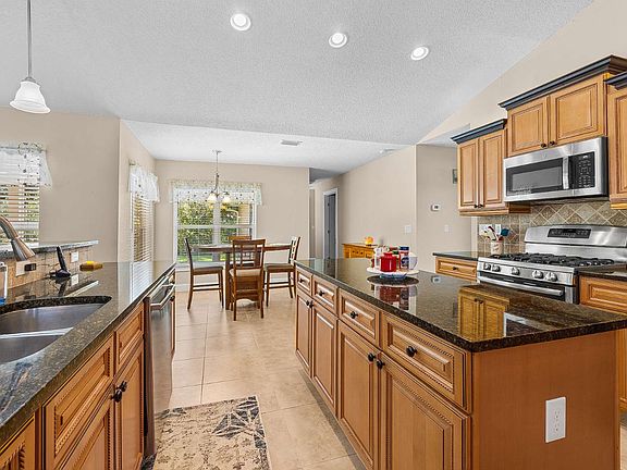 5th image of 366 SW Silver Palm Dr
