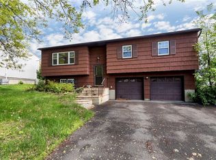 18 Half Hollow Tarn, Monroe, NY 10950