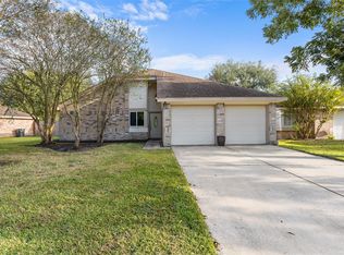 314 Village Creek Dr, Webster, TX 77598