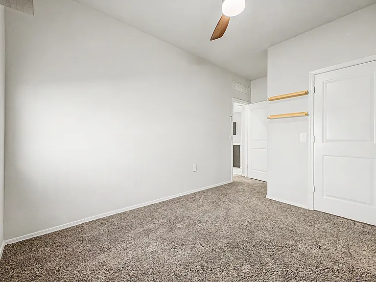 1302 W Raymond Ave — Photo 23
