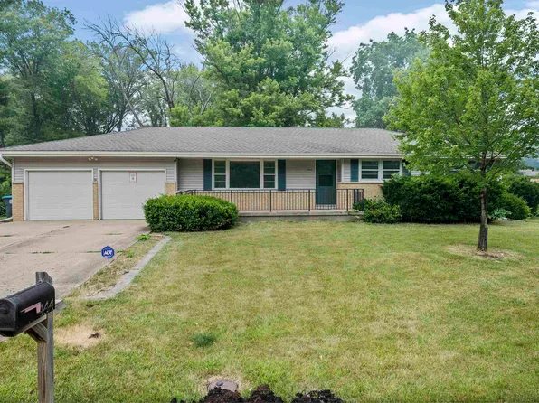444 Edgewood Dr, East Peoria, IL 61611