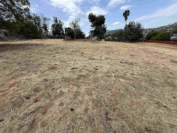 3rd image of 1565 Montiel Rd #226-092-71