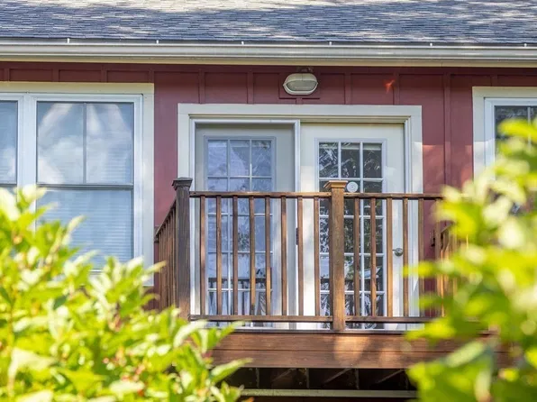 26 Myers Farm Ln #26, Greenfield, MA 01301