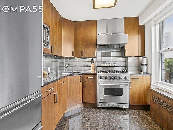 4th image of 142 E 16th St APT 20B