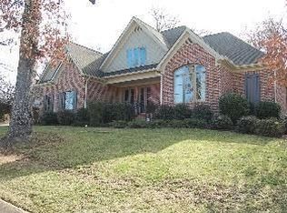 826 Hollyhedge Ct, Chattanooga, TN 37405