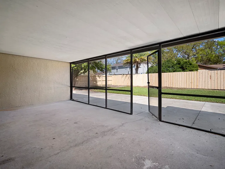 1218 Lornewood Dr — Photo 16