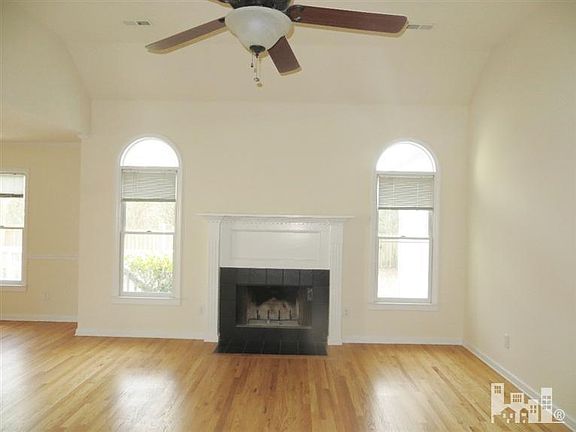 5th image of 4209 Whitehurst Dr