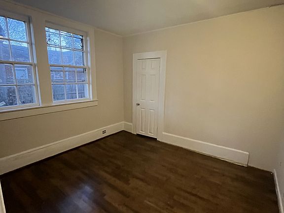 4th image of 206 S Mulberry St #A