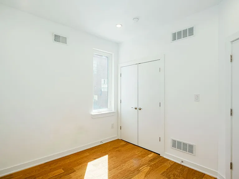 1326 N Mascher St #N — Photo 12
