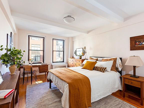 4th image of 140 E 81st St APT 11C
