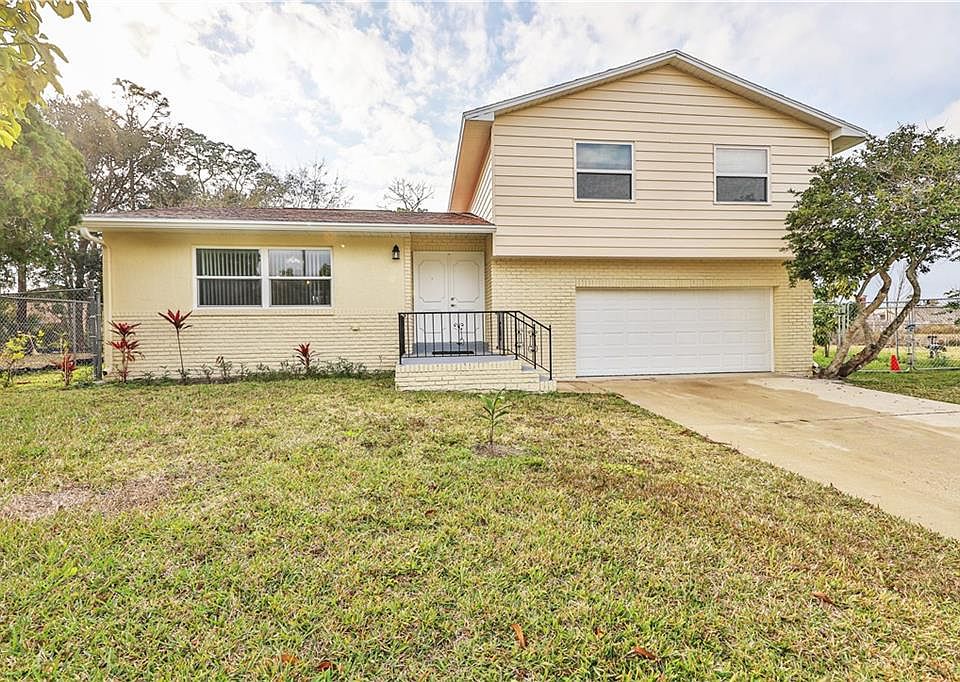 1st image of 7434 Hidden Hollow Dr