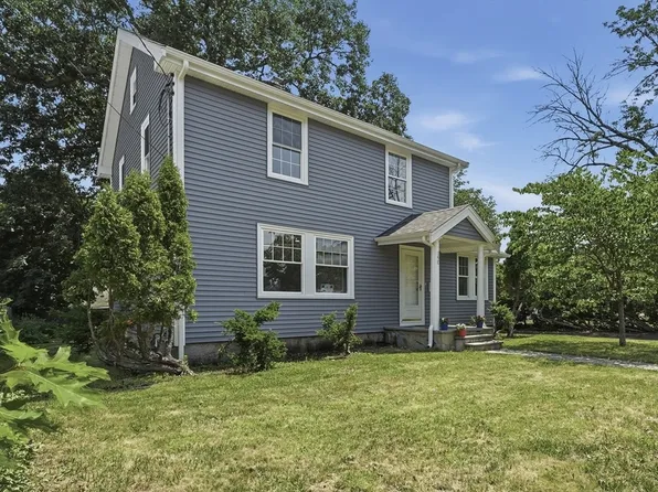 190 Manomet St, Brockton, MA 02301