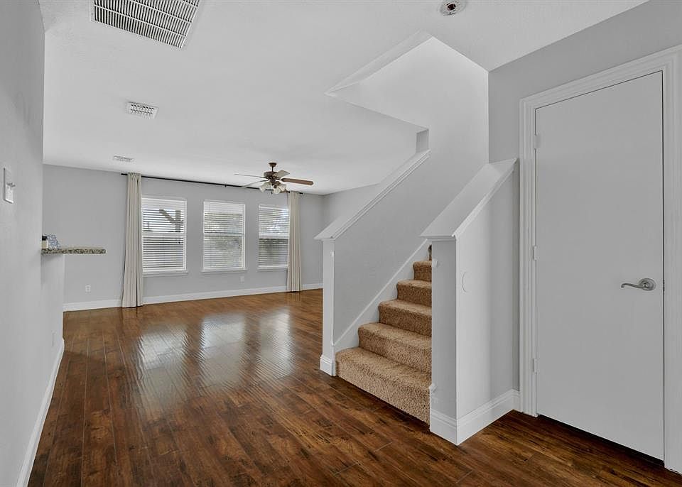 1st image of 1725 Willow Way #1725