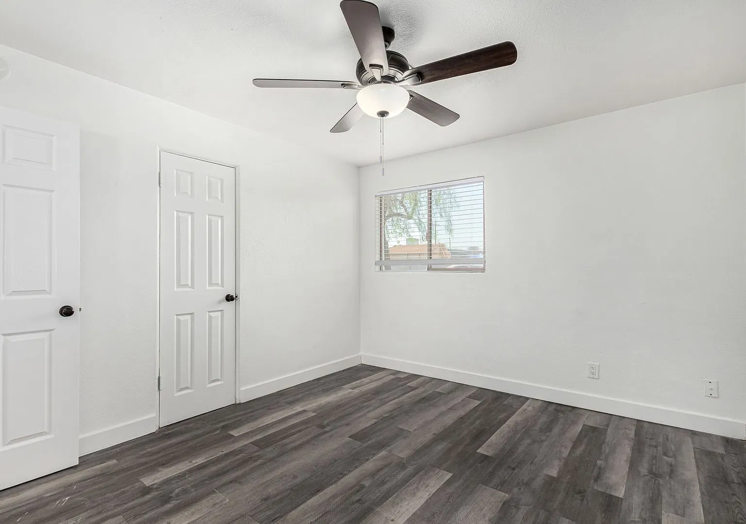 Two Bedroom with Yard & Washer/Dryer - 4 Weeks of Free Rent! — Photo 4