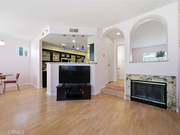 3rd image of 65 Carlsbad Ln