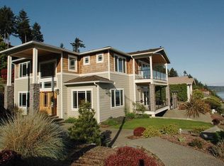 2824 Chambers Bay Dr, Steilacoom, WA 98388