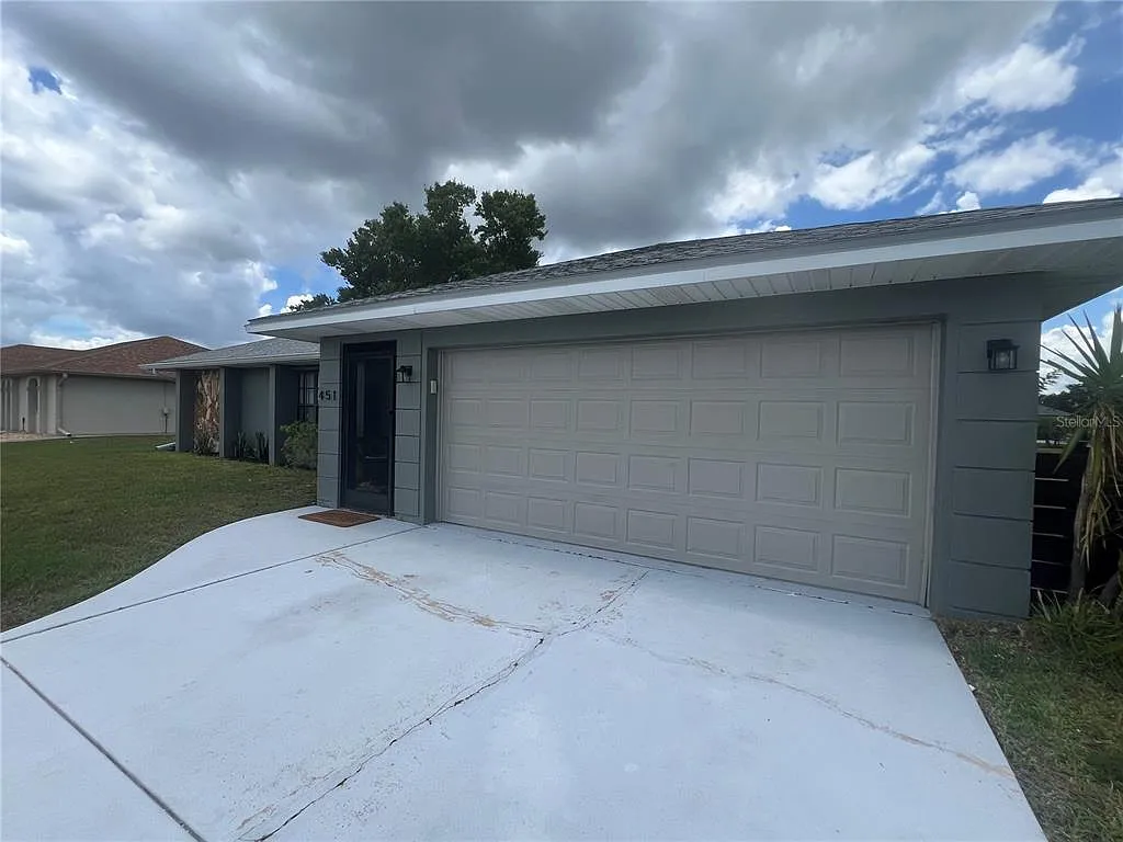 3 bed, 2.0 bath, 1700 sqft, $3,500 — Photo 3