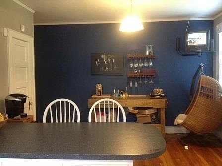 Eat-in kitchen