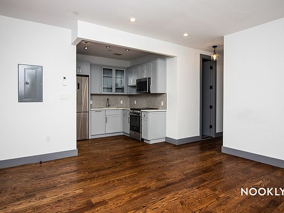 3rd image of 1016 Carroll St #2AA