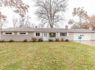 8902 Olde Eight Rd, Northfield Center, OH 44067