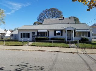 1 Elizabeth St, Pawtucket, RI 02861