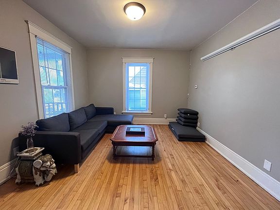 4th image of 164 Grand Ave NE #2