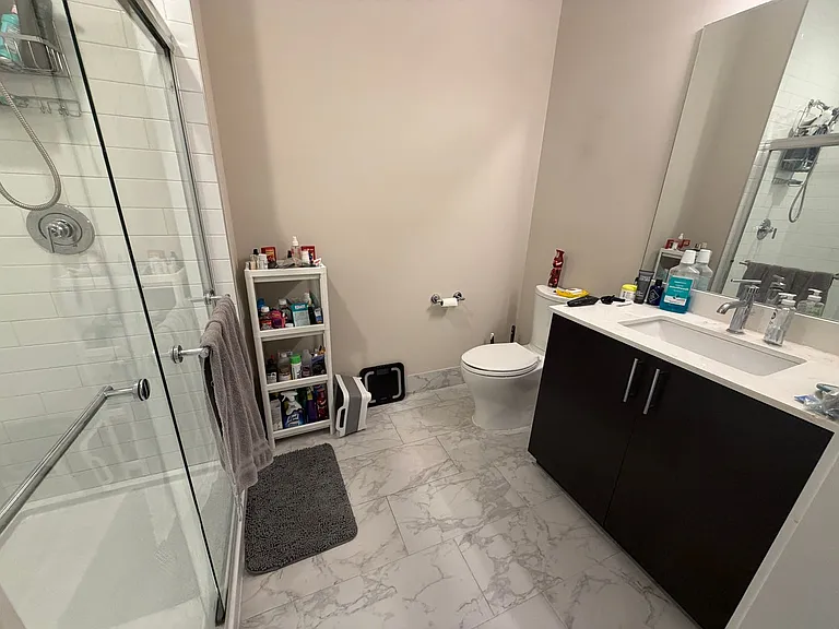933 W Belle Plaine Ave — Photo 5