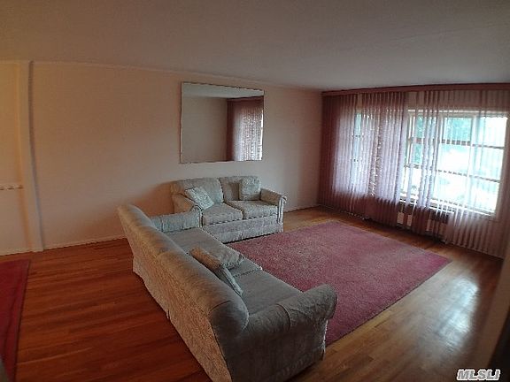 5th image of 104 Eden Ave